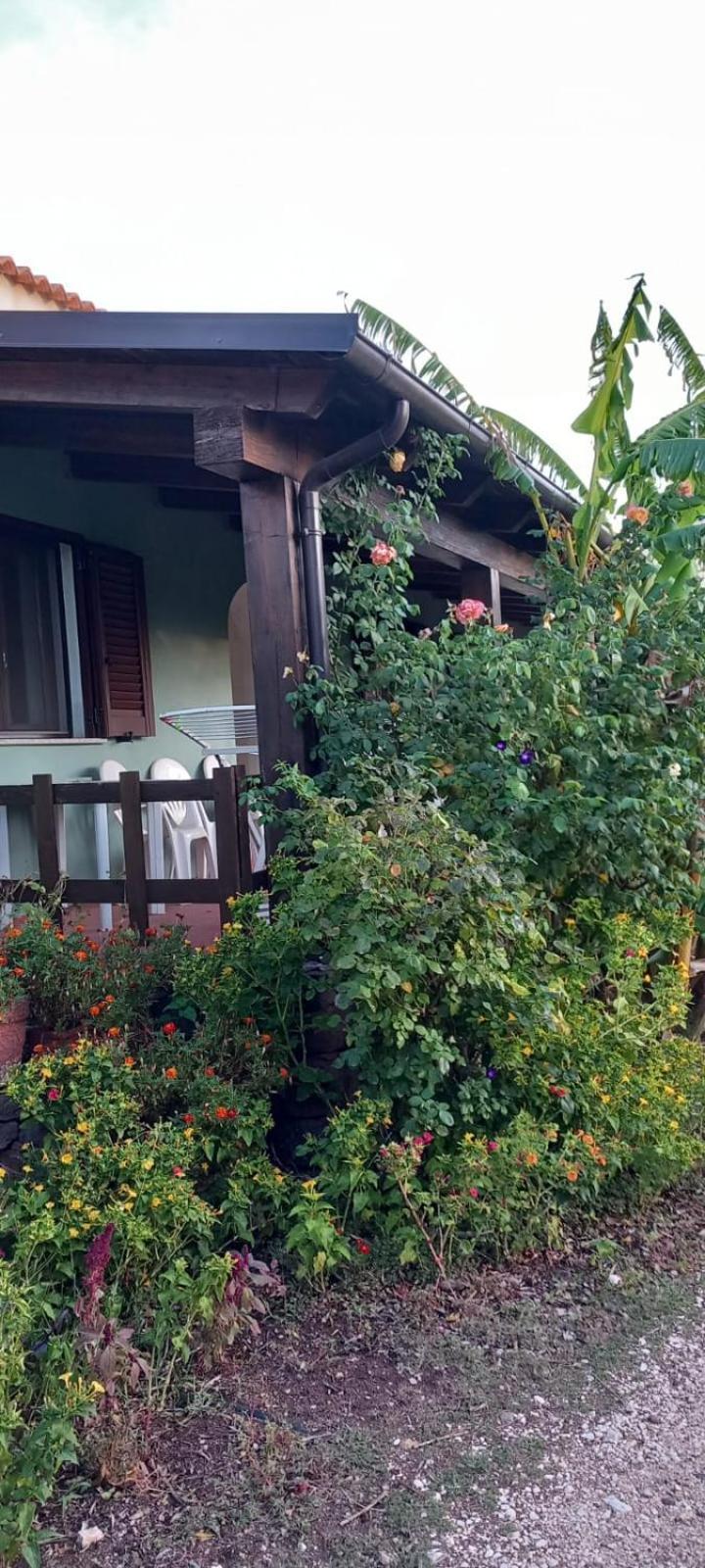 קאלה גונונה Agriturismo Su Tiresi מראה חיצוני תמונה