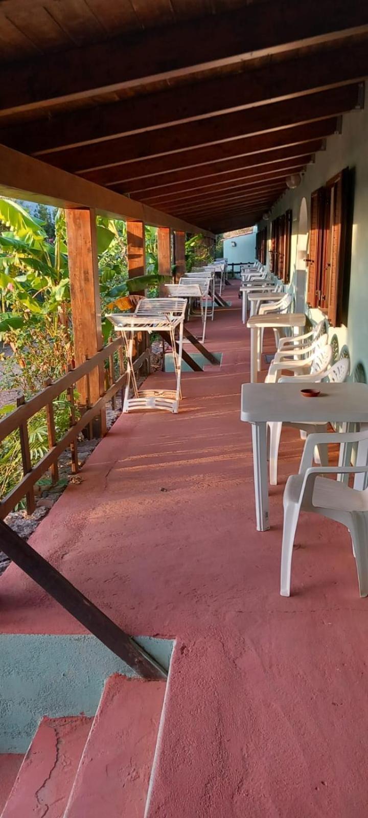 קאלה גונונה Agriturismo Su Tiresi מראה חיצוני תמונה