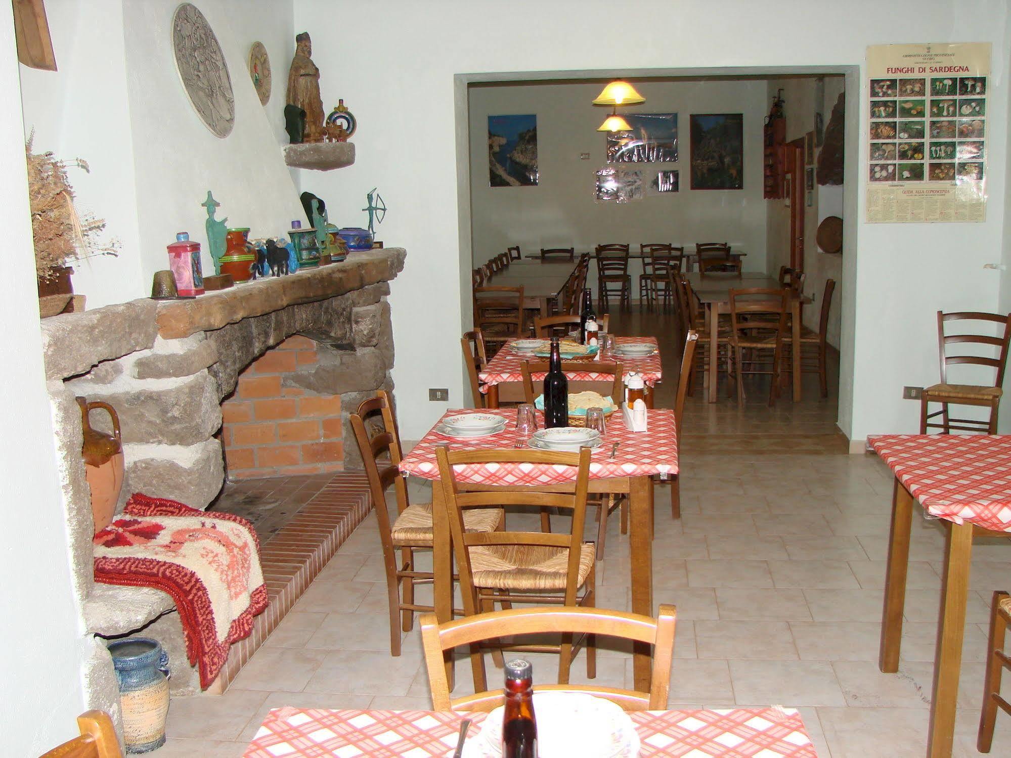 קאלה גונונה Agriturismo Su Tiresi מראה חיצוני תמונה